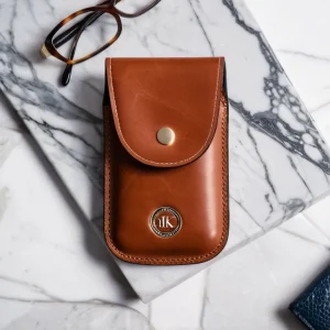 Estuche Rígido Forrado en Cuero Ecológico con Cierre Magnético